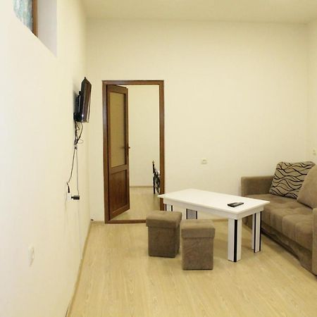 Tempus Hotel-Hostel Erywań Zewnętrze zdjęcie