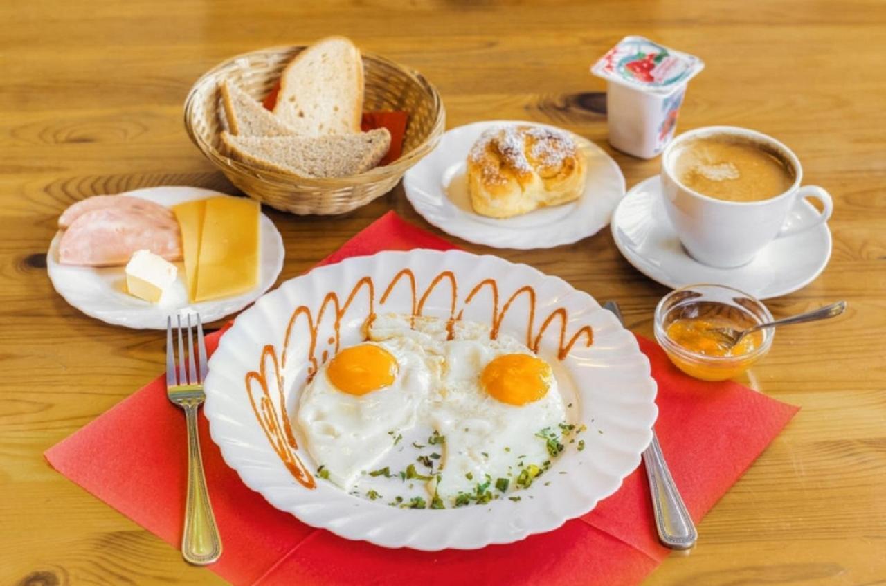 Tempus Hotel-Hostel Erywań Zewnętrze zdjęcie