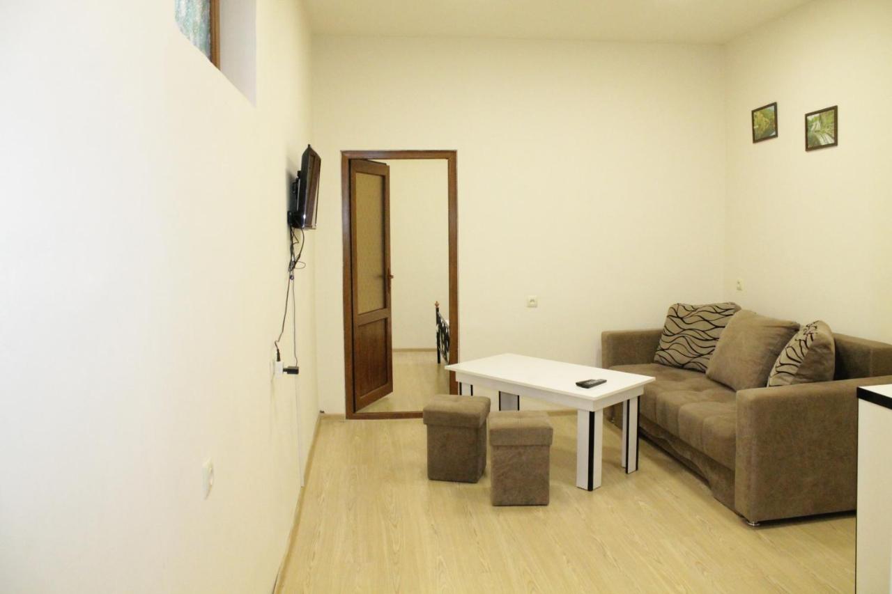 Tempus Hotel-Hostel Erywań Zewnętrze zdjęcie