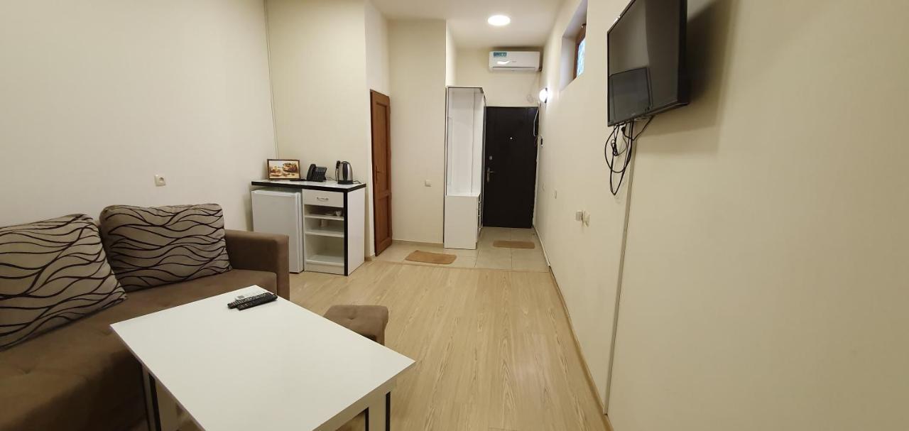 Tempus Hotel-Hostel Erywań Zewnętrze zdjęcie