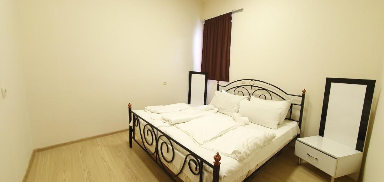 Tempus Hotel-Hostel Erywań Zewnętrze zdjęcie